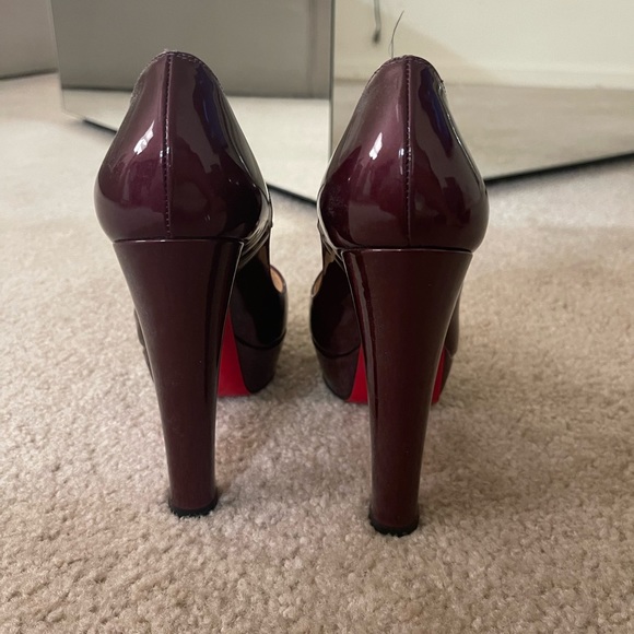 Christian Louboutin Gabin 140 Peep Toe Pumps in PURPLE Patent Leather - Picture 5 of 15